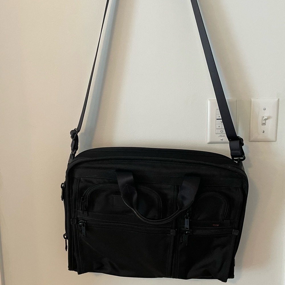 Tumi Computer Bag With Shoulder Strap - image 7